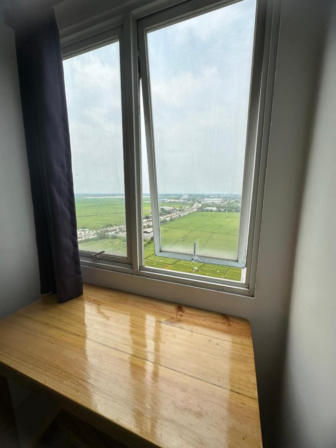 Apartment Grand Sentraland Karawang Manage By Laguna Room Dış mekan fotoğraf