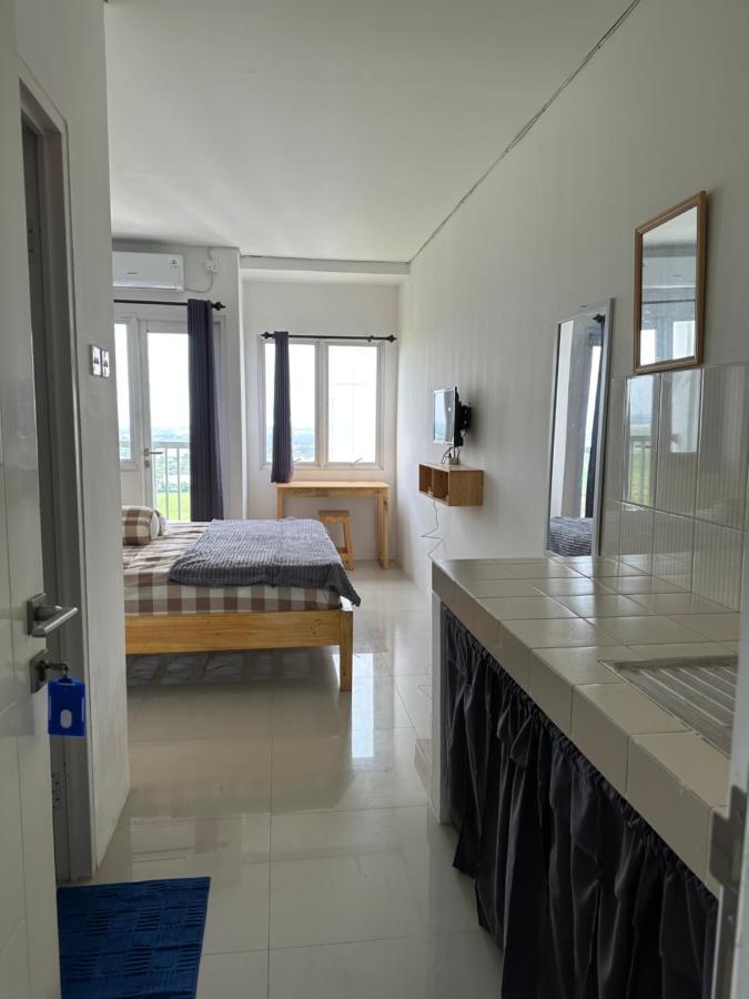 Apartment Grand Sentraland Karawang Manage By Laguna Room Dış mekan fotoğraf